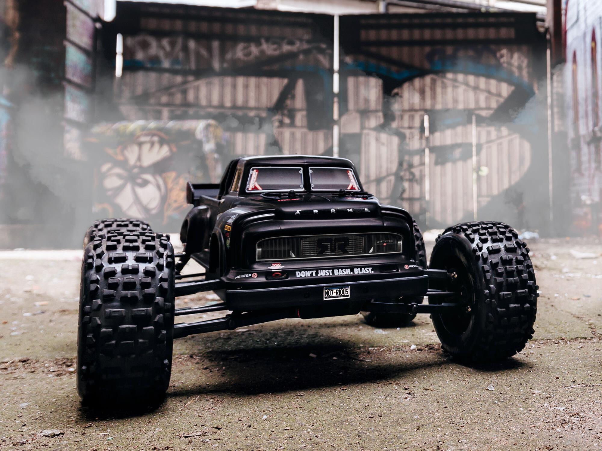 Arrma 1/8 NOTORIOUS 6S V5 4WD BLX Stunt Truck with Spektrum Firma RTR - Black