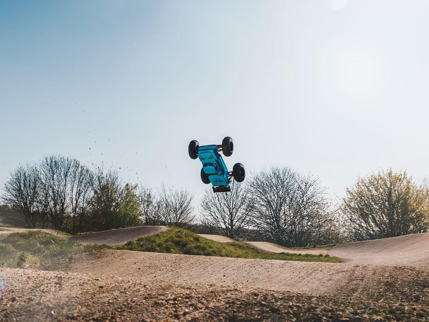 Notorious 6S 4WD BLX 1/8 RTR Blue V4